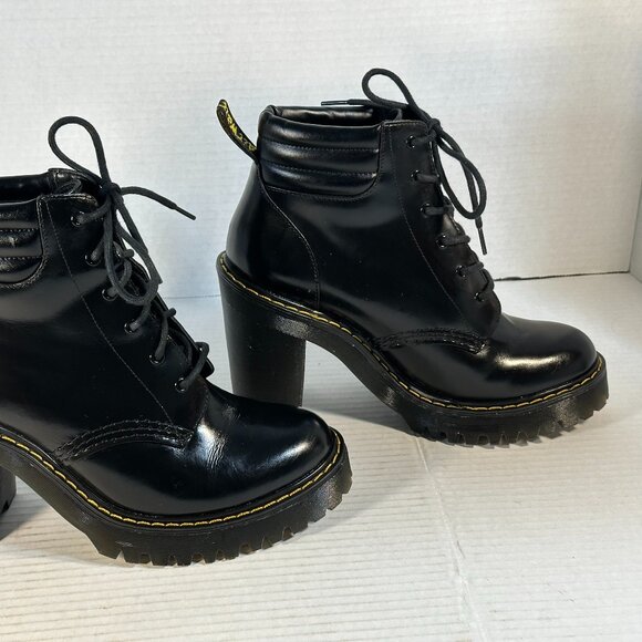 Dr. Martens Ladies size 7 heeled Boots - Picture 16 of 16